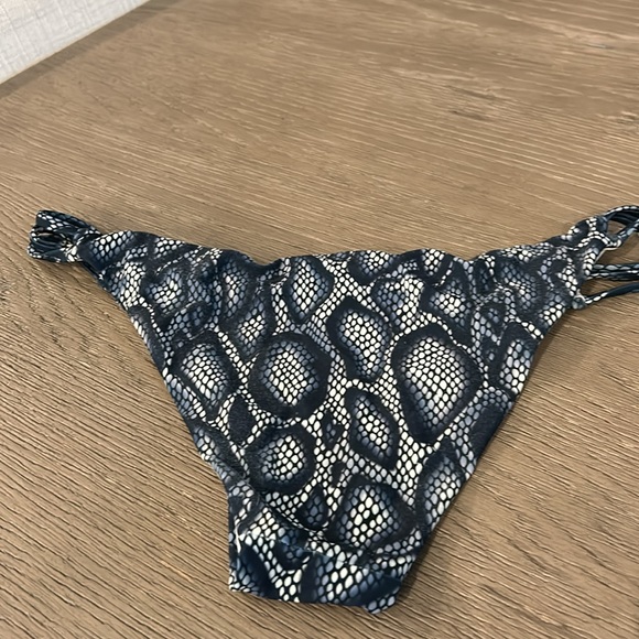 Bikini bottom - Picture 3 of 3